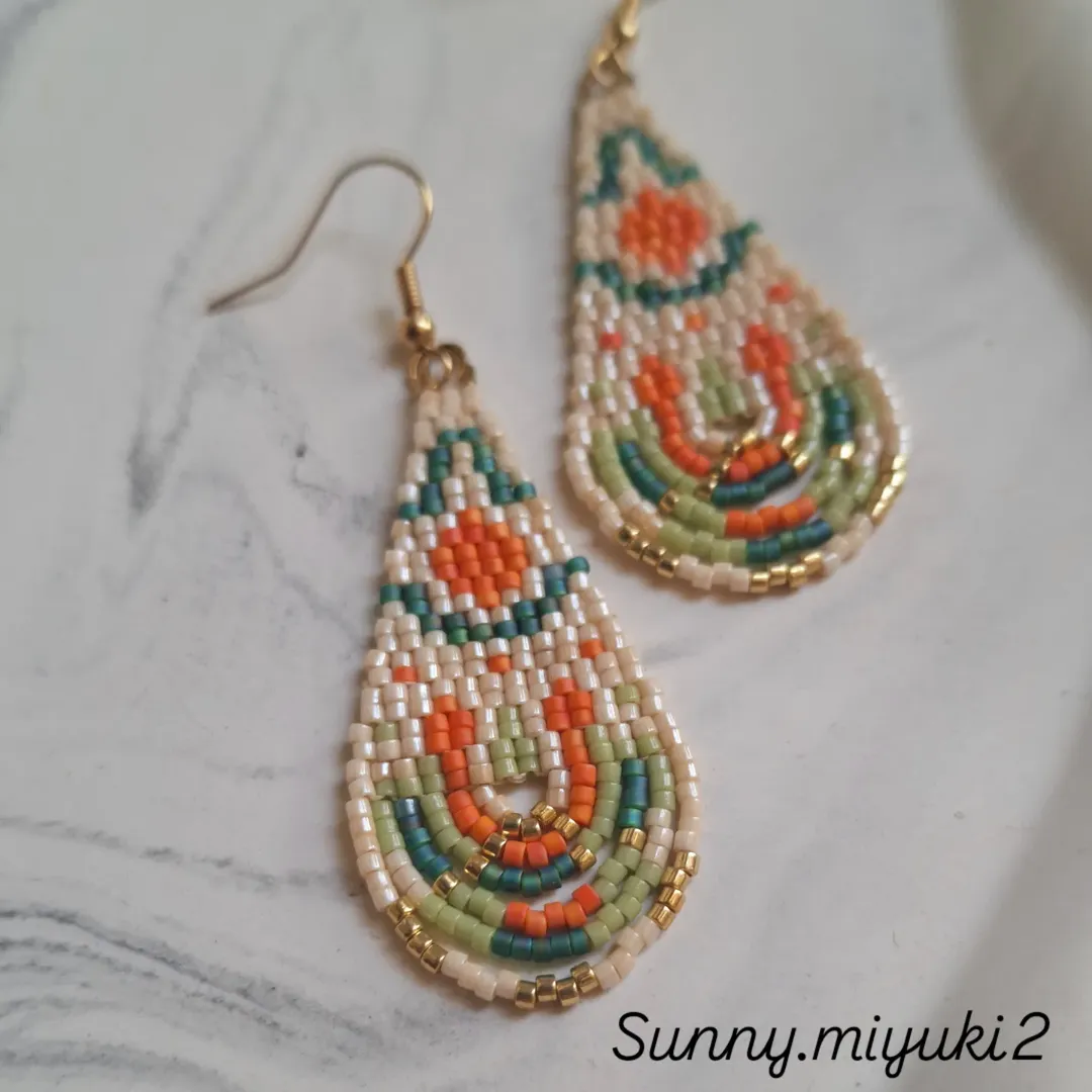 گوشواره بافته شده با منجوق های اصل ژاپن